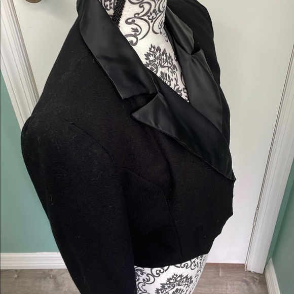 Designer Victor Costa for Bergdorf Goodman black Elagant jacket - Picture 5 of 7